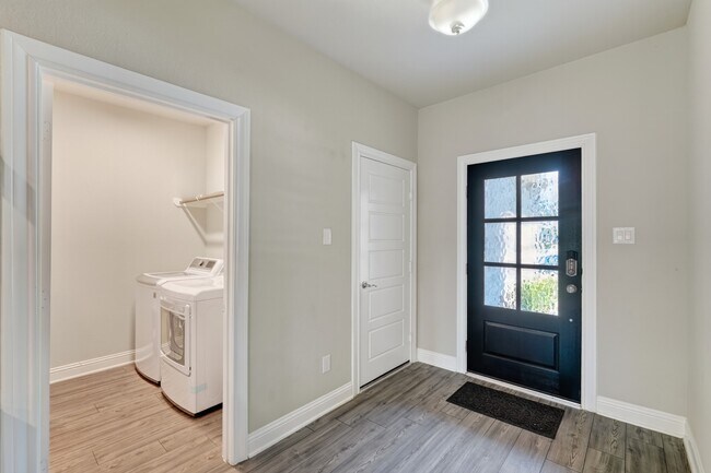 Building Photo - 17104 Coneflower Pl
