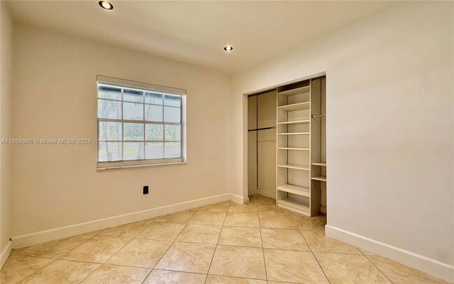 Building Photo - Northeast 18th Court, Miami, FL 33179 - 4 BR 2 BA house