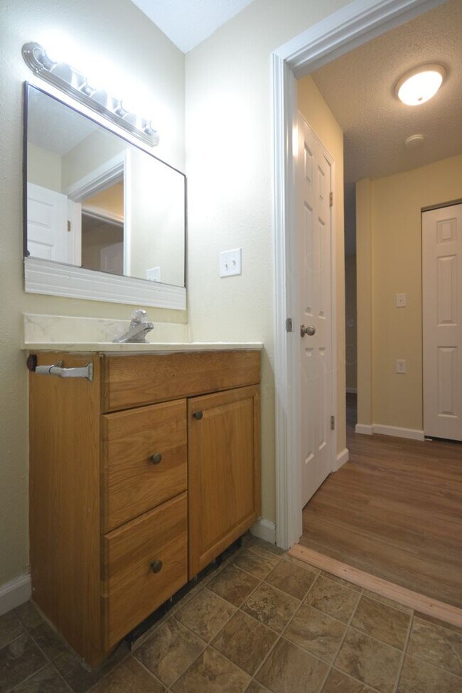 Building Photo - Dogwood Apartments