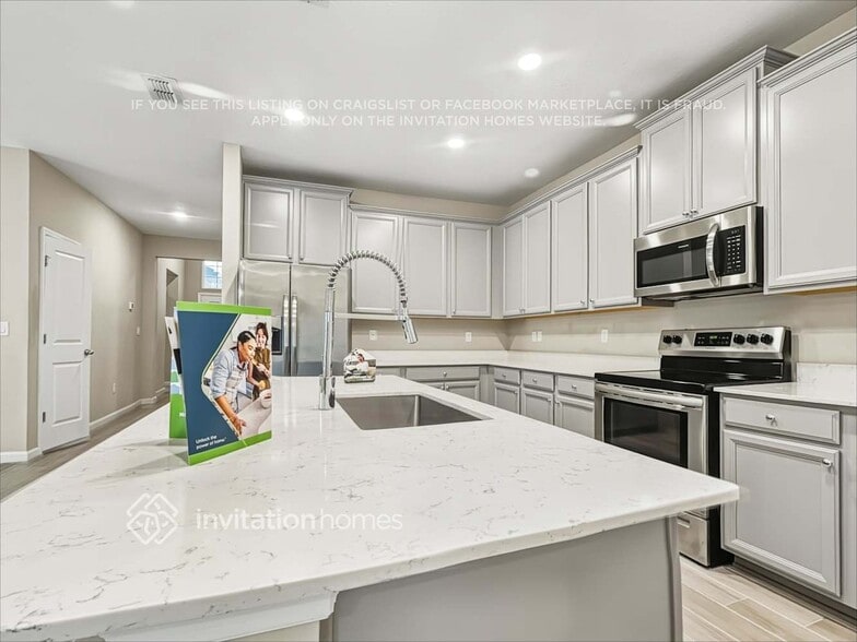 Building Photo - 9835 Lemon Grass Ln