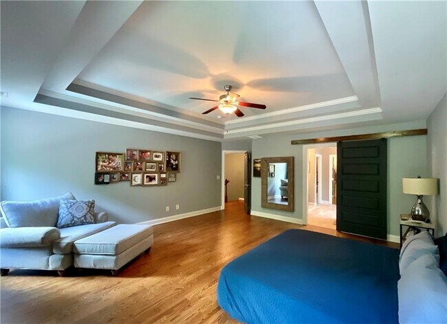 Building Photo - 5452 Oak Crest Ln