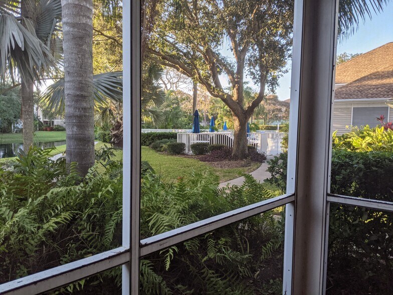 Building Photo - 850 S Tamiami Trl