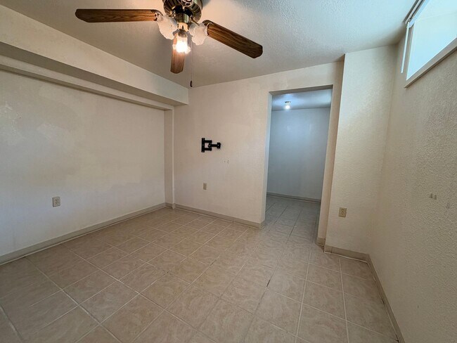 Building Photo - 1208 S Florence Pl