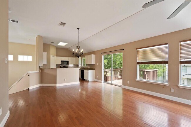Building Photo - 1806 Rosenborough Ln N