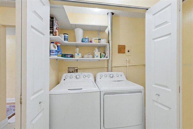 Building Photo - 3663 Longmeadow