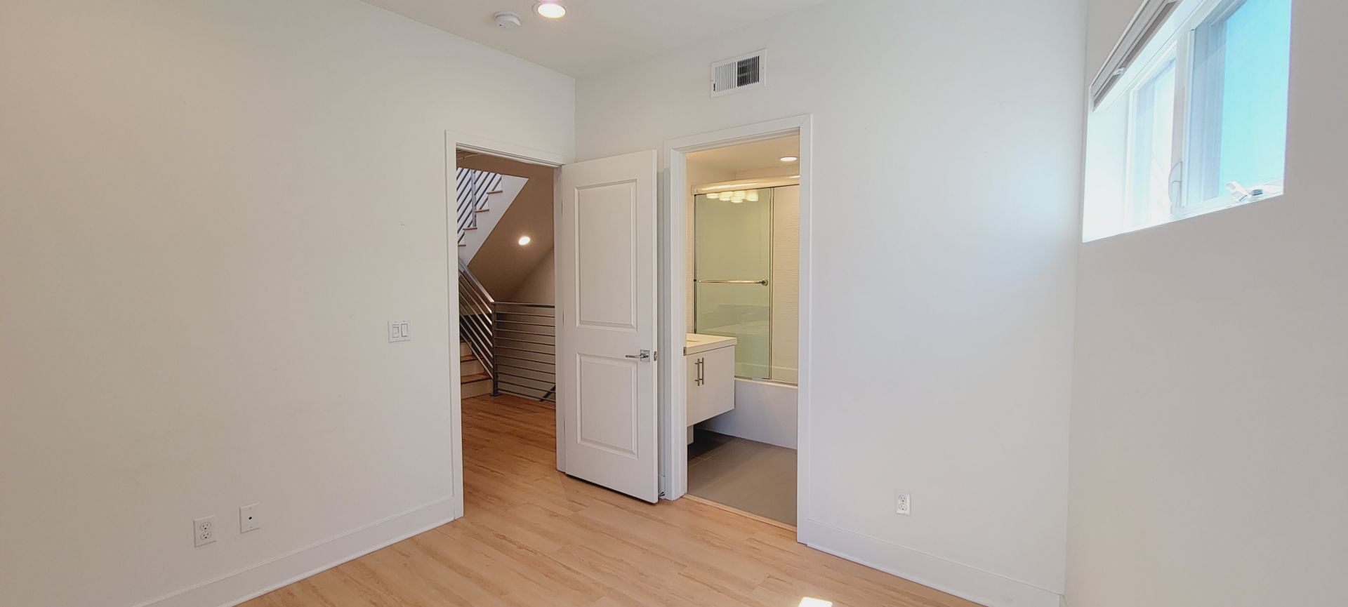 Building Photo - Newly Built Tri-Level Townhome with 3 Bedr...