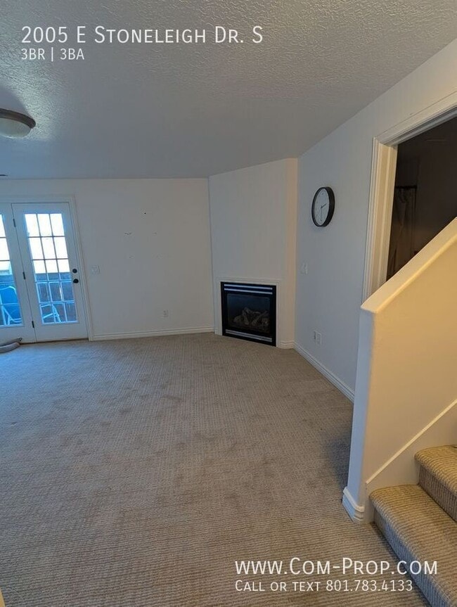 Building Photo - 2005 Stoneleigh Dr S