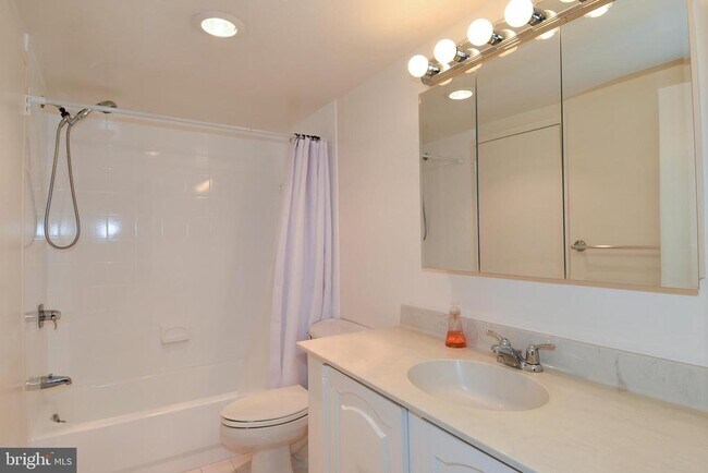 Building Photo - 5225 Pooks Hill Rd