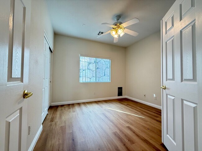 Building Photo - Charming one-story, 3-bedroom house