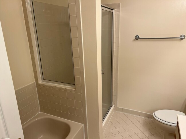 Building Photo - Commuter's Dream with Easy Living
