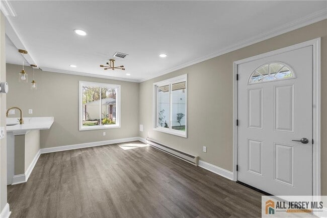 Building Photo - 265A Crosse Dr