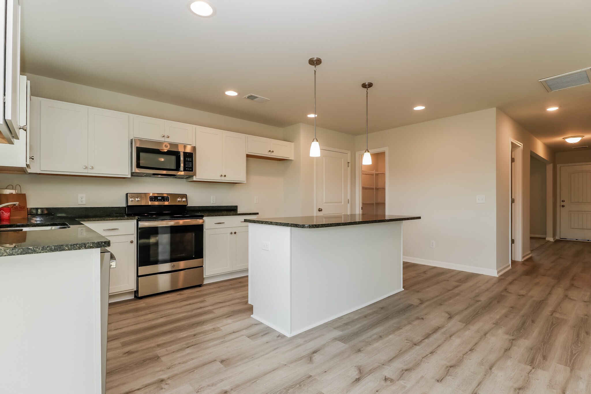 Building Photo - 427 Tondee Wy