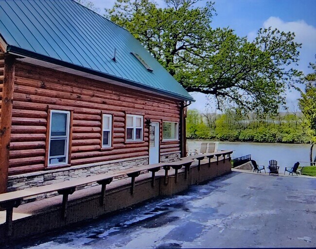 Building Photo - 3341 E 2059th Rd