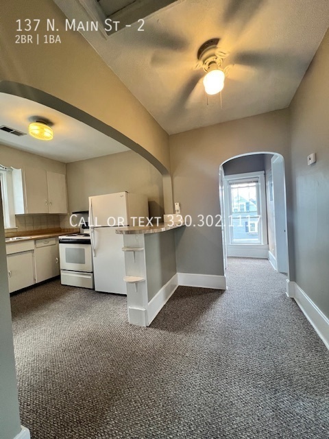 Building Photo - Upper level apartment for rent - Navarre