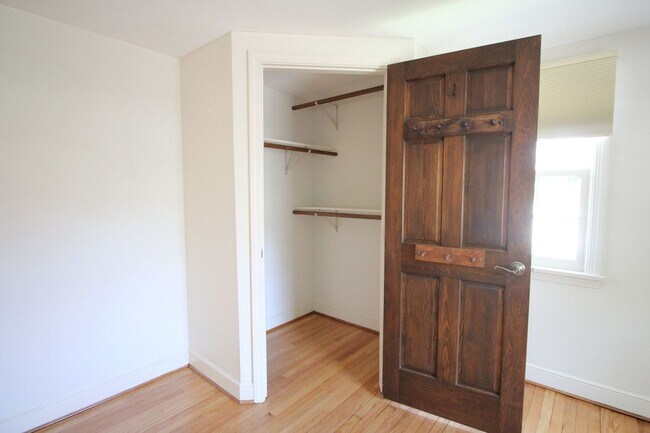 Building Photo - Beautiful 3 Bed, 2.5 Bath Single Family Colonial for Rent in Manchester!