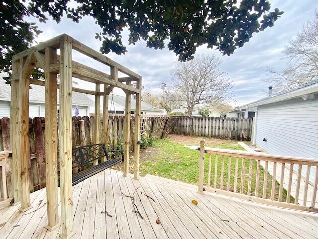 Building Photo - 102 Midland Ct