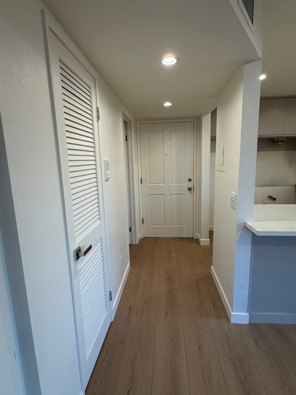 Building Photo - 7349 Balboa Blvd