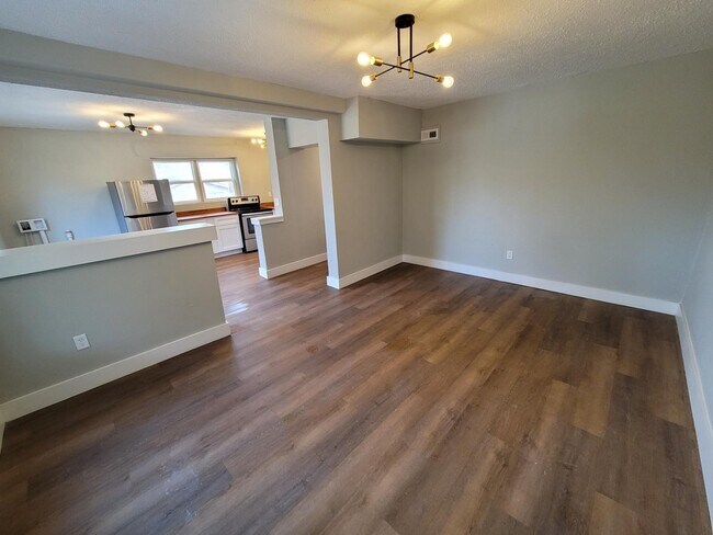 Building Photo - Sewanee (1105)