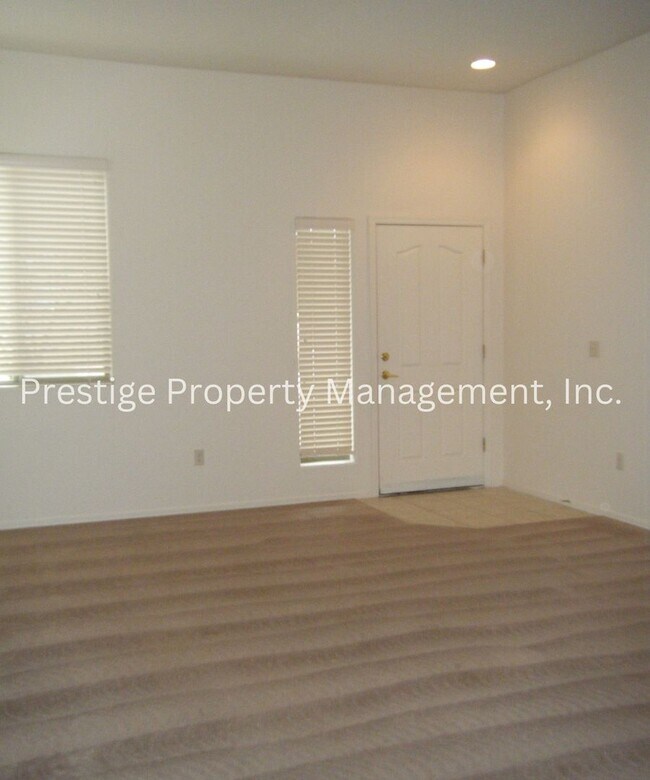 Building Photo - 3/2 Spacious Vail Home, Must See!