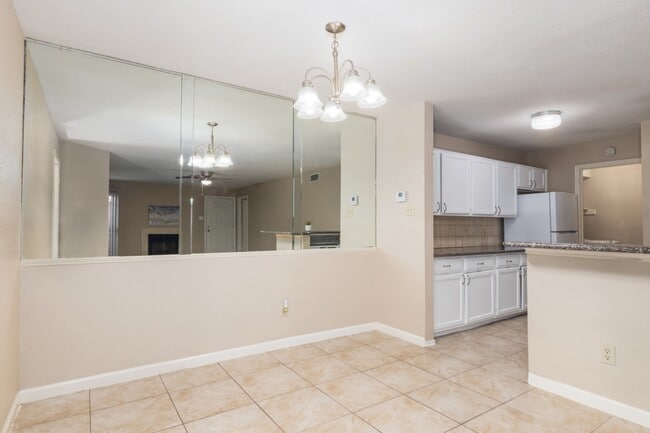Building Photo - 10835 Braes Bend Dr