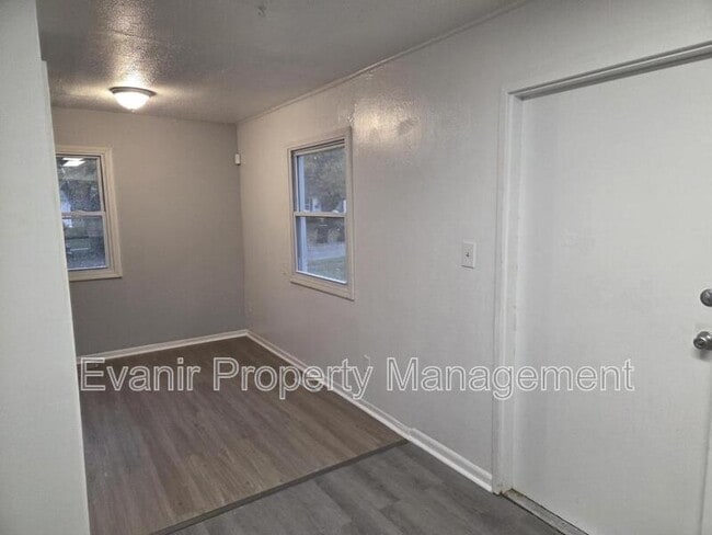 Building Photo - 3747 Barbarosa Dr