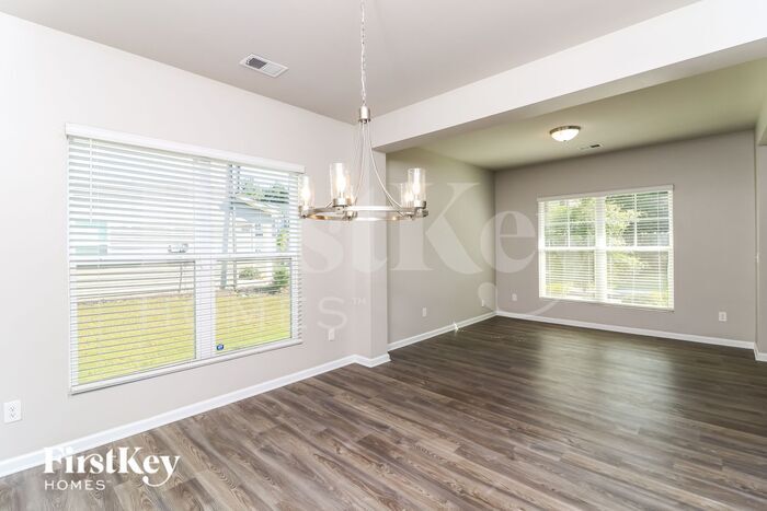 Building Photo - 210 Omega Ct