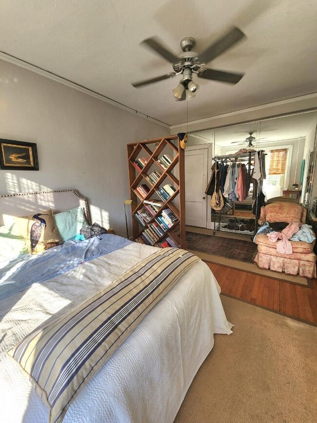 Building Photo - STUDIO DOWNTOWN Rutledge Ave - Available August 1, 2026