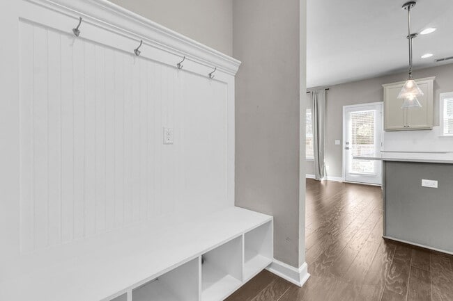 Building Photo - 1624 Shady Pine Rd