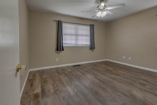 Building Photo - 4060 NW 60th St