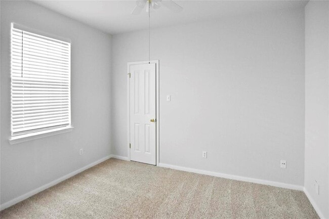 Building Photo - 17504 Lake Pines Dr