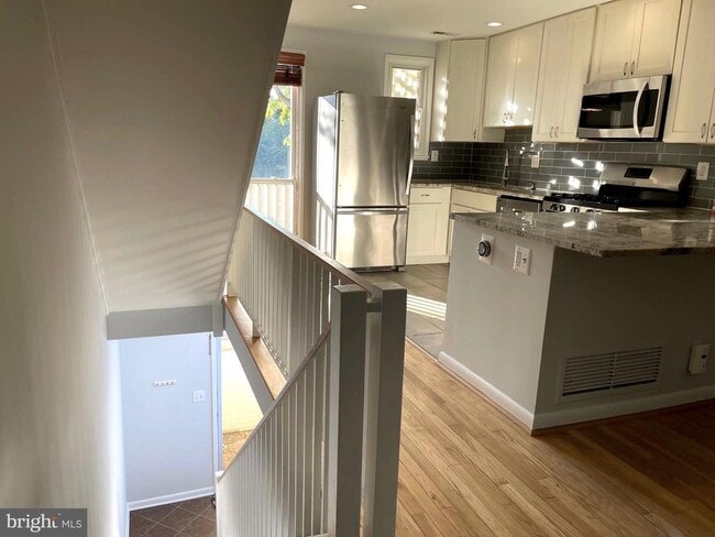 Building Photo - 108 G St SW