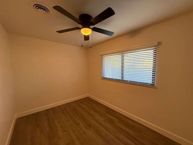 Building Photo - Ralston Triplex