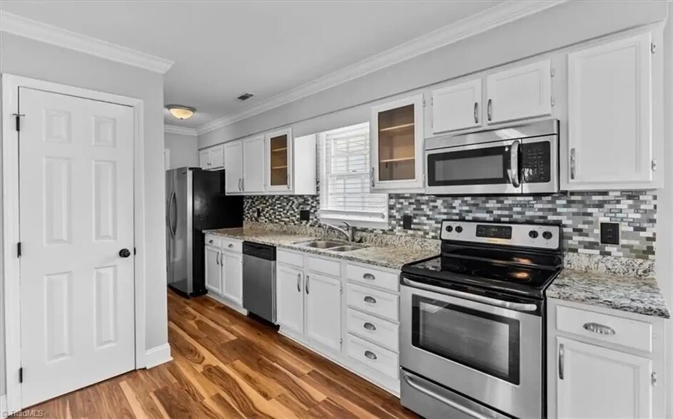 Building Photo - 332 Brookside Ct