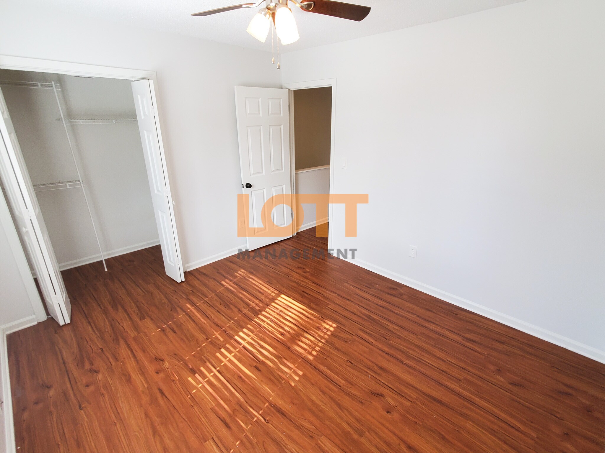 Building Photo - 32 Huntsfield Dr