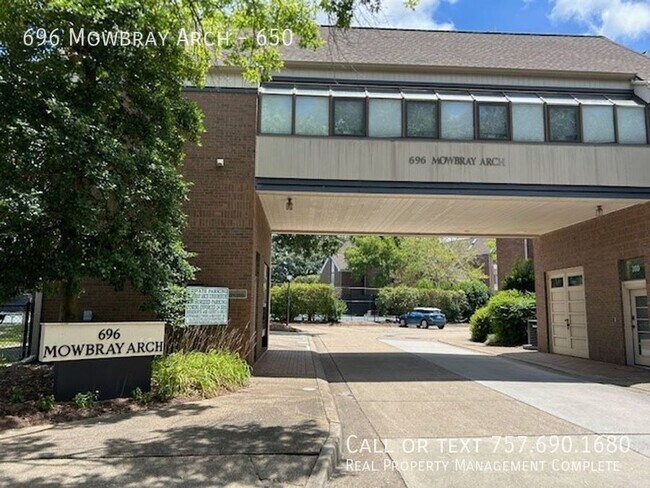 Building Photo - 1 bedroom, 1 bath, 960 SF apartment locate...