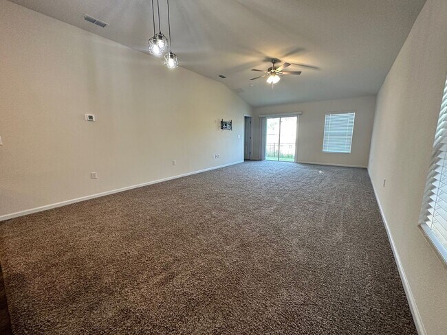 Building Photo - 108 Teakwood Dr