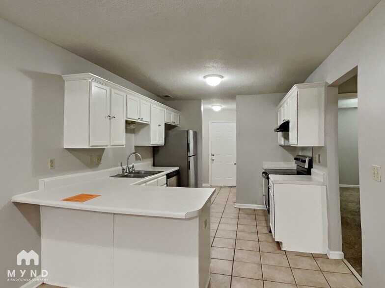 Building Photo - 7833 Shadowland Cove