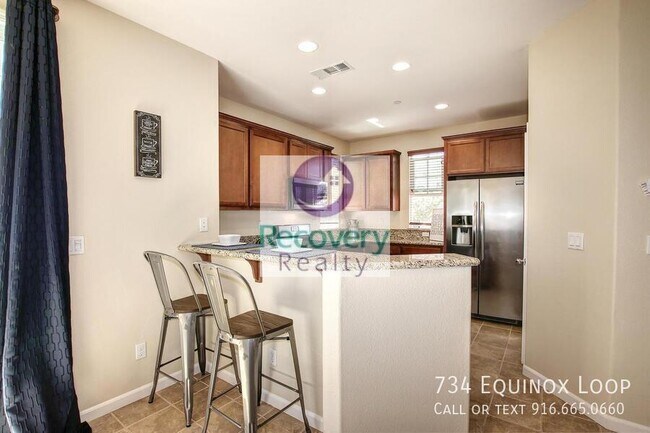 Building Photo - 734 Equinox Loop