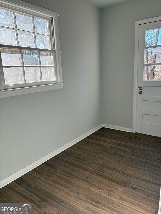 Building Photo - 3992 Maplewood Dr