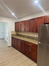 Building Photo - 344 SW 80th Ave