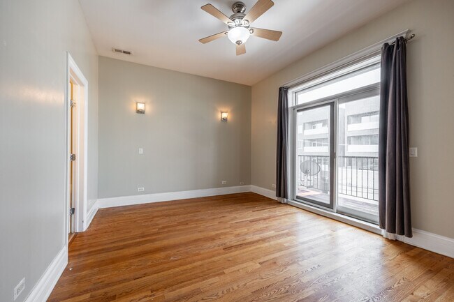 Building Photo - 2358 N Damen Ave