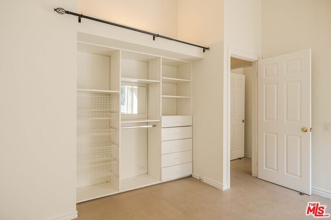 Building Photo - 1200 El Hito Cir