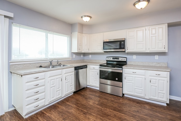 Building Photo - 7439 Oakmore Dr