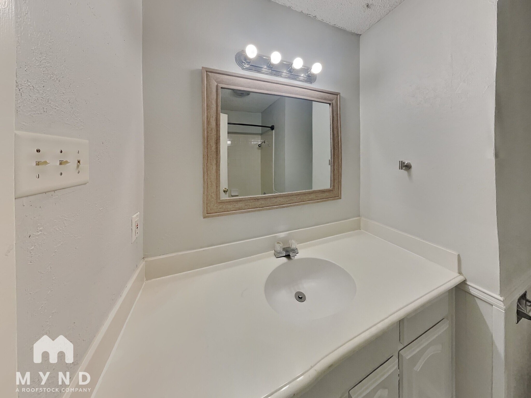 Building Photo - 408 Park Center Blvd