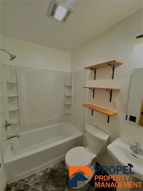 Building Photo - 3345 Edgewood Dr