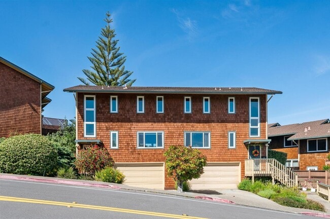 Building Photo - 490 S Eliseo Dr