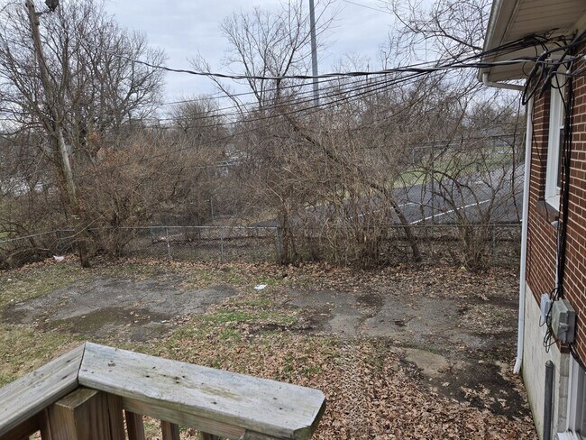 Building Photo - 401 Springhill Dr