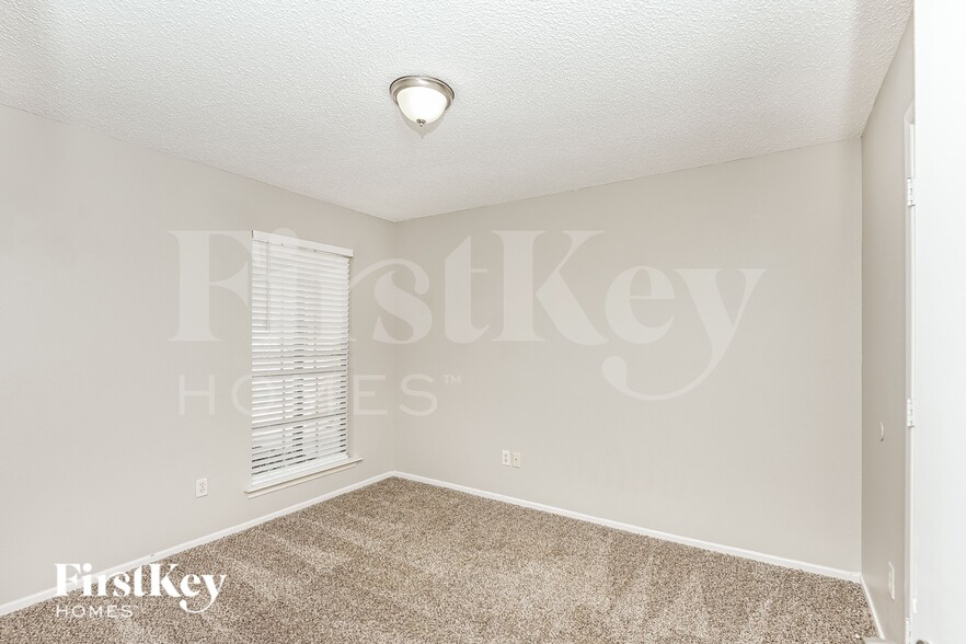 Building Photo - 7508 Evergreen Dr