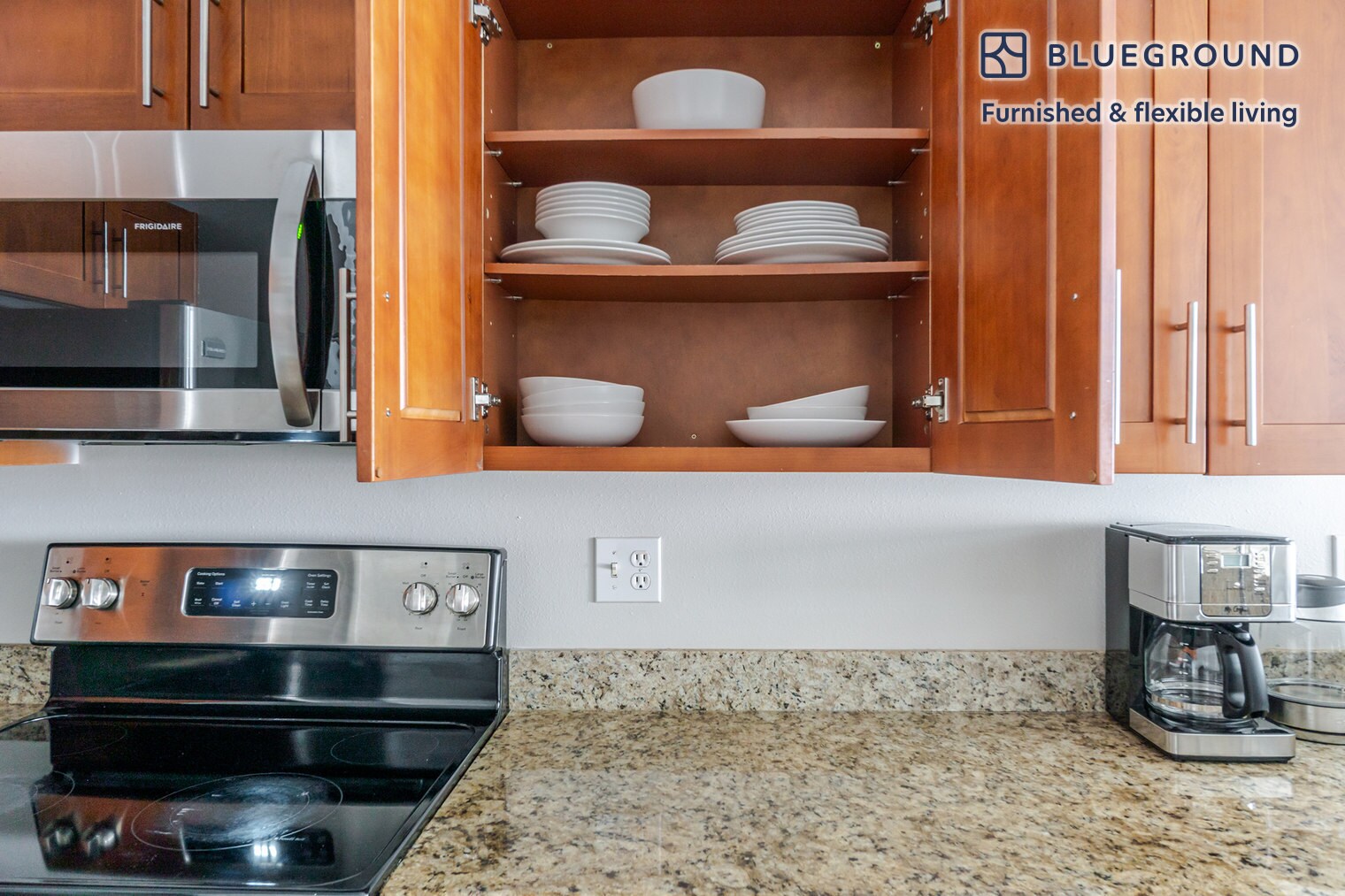 Building Photo - 526 Yale Ave N