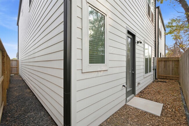 Building Photo - 4605 Lavatera St